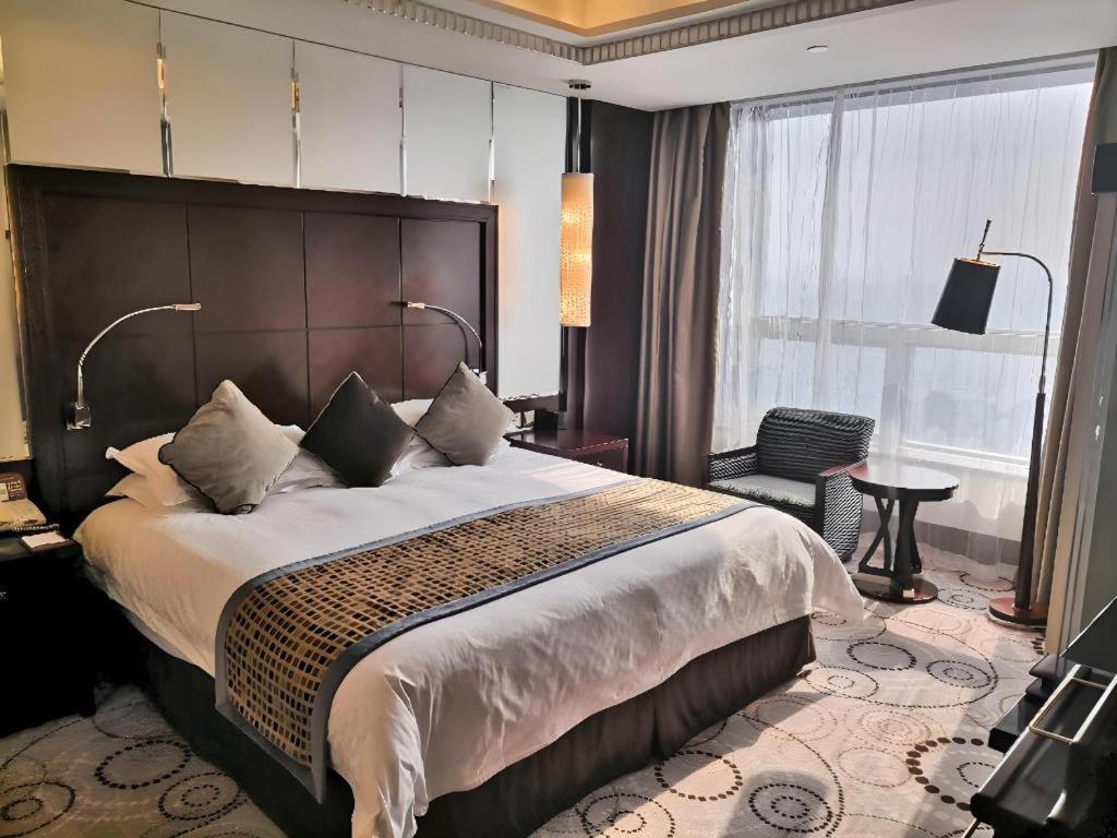Grand Soluxe Zhongyou Hotel Sanghaj Kültér fotó