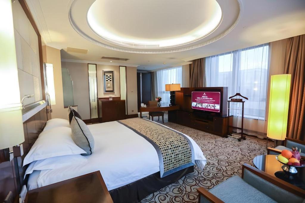 Grand Soluxe Zhongyou Hotel Sanghaj Kültér fotó