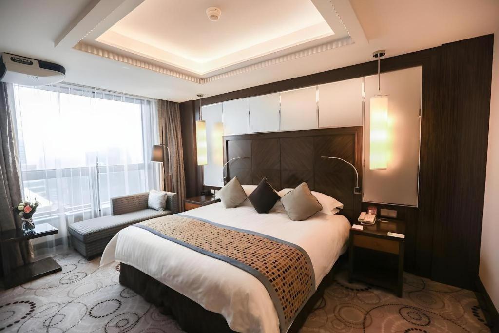 Grand Soluxe Zhongyou Hotel Sanghaj Kültér fotó
