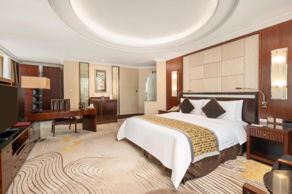 Grand Soluxe Zhongyou Hotel Sanghaj Kültér fotó