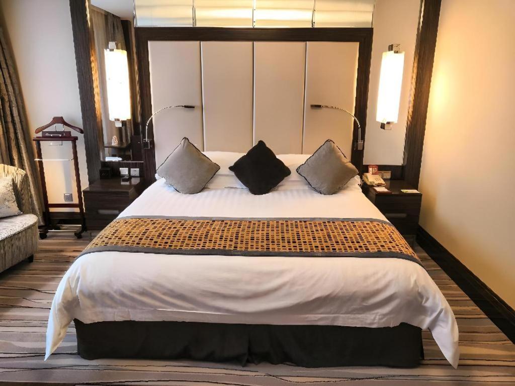 Grand Soluxe Zhongyou Hotel Sanghaj Kültér fotó