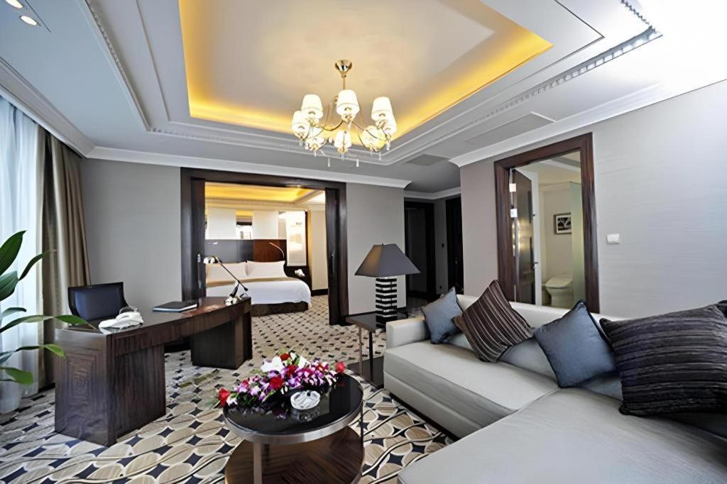 Grand Soluxe Zhongyou Hotel Sanghaj Kültér fotó