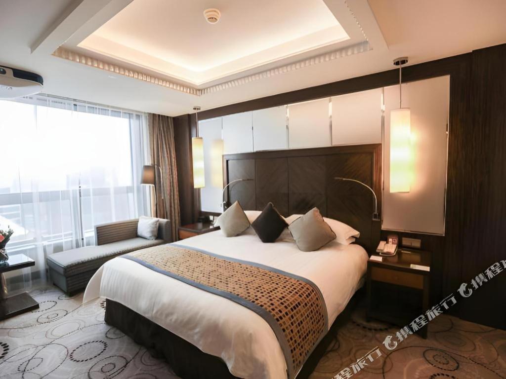 Grand Soluxe Zhongyou Hotel Sanghaj Kültér fotó