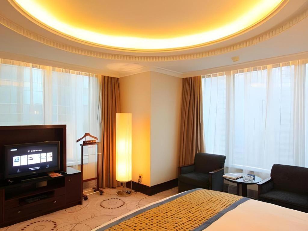 Grand Soluxe Zhongyou Hotel Sanghaj Kültér fotó