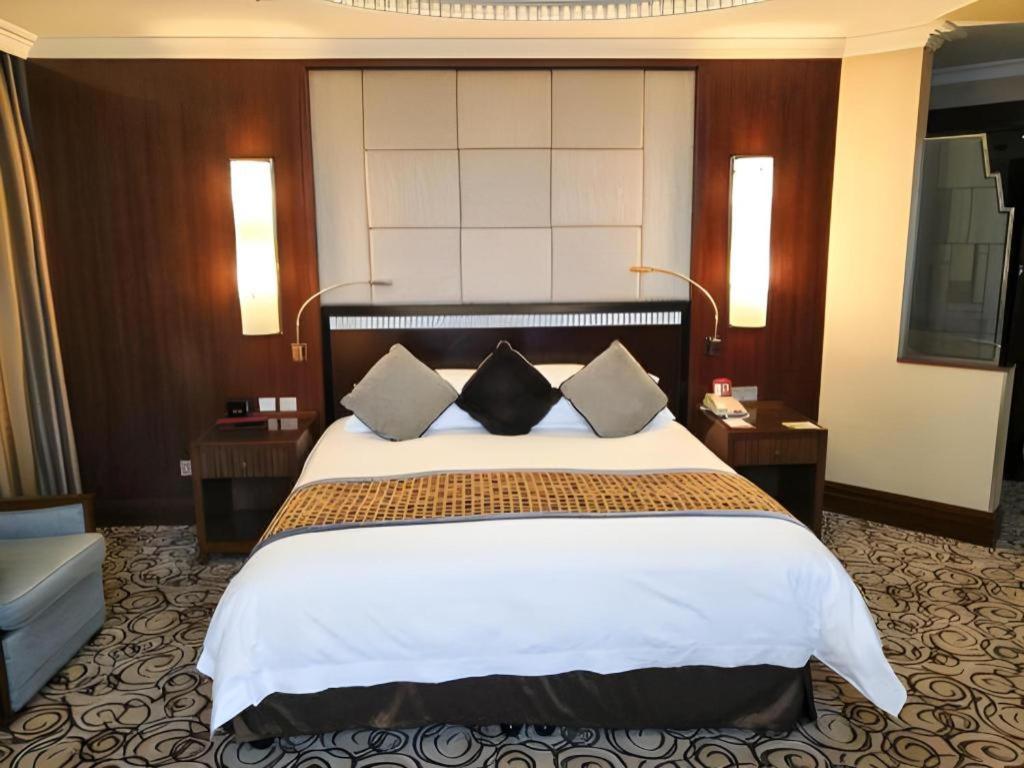 Grand Soluxe Zhongyou Hotel Sanghaj Kültér fotó