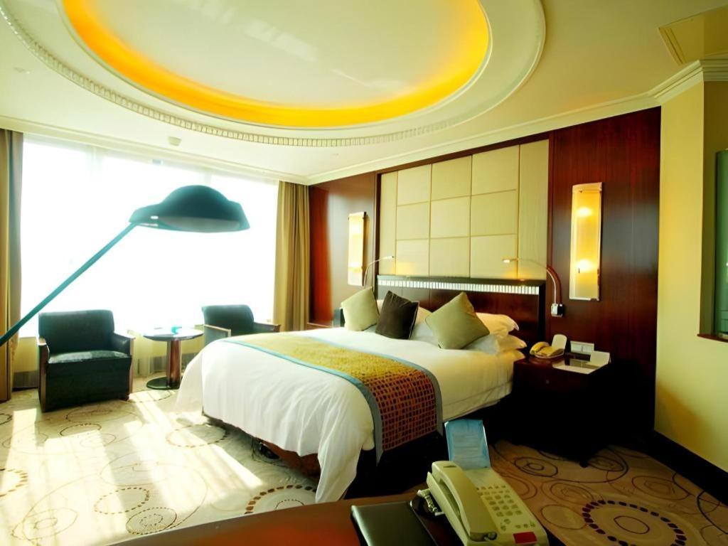 Grand Soluxe Zhongyou Hotel Sanghaj Kültér fotó