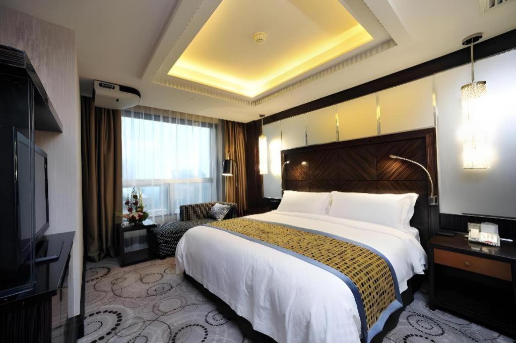 Grand Soluxe Zhongyou Hotel Sanghaj Kültér fotó