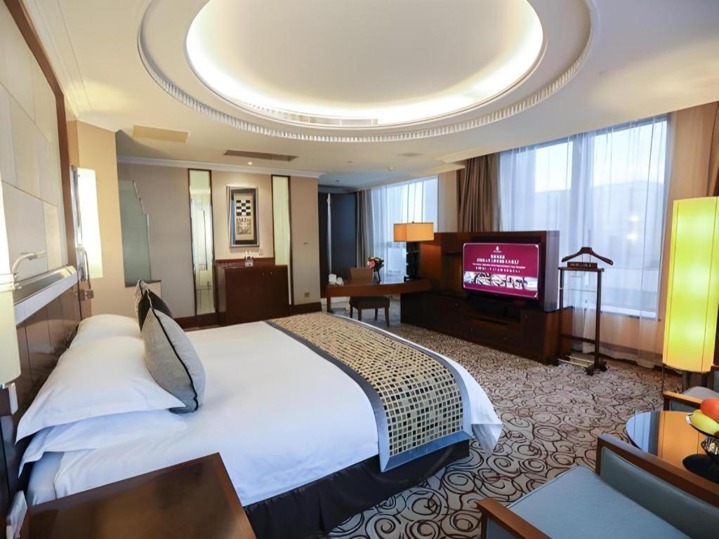 Grand Soluxe Zhongyou Hotel Sanghaj Kültér fotó