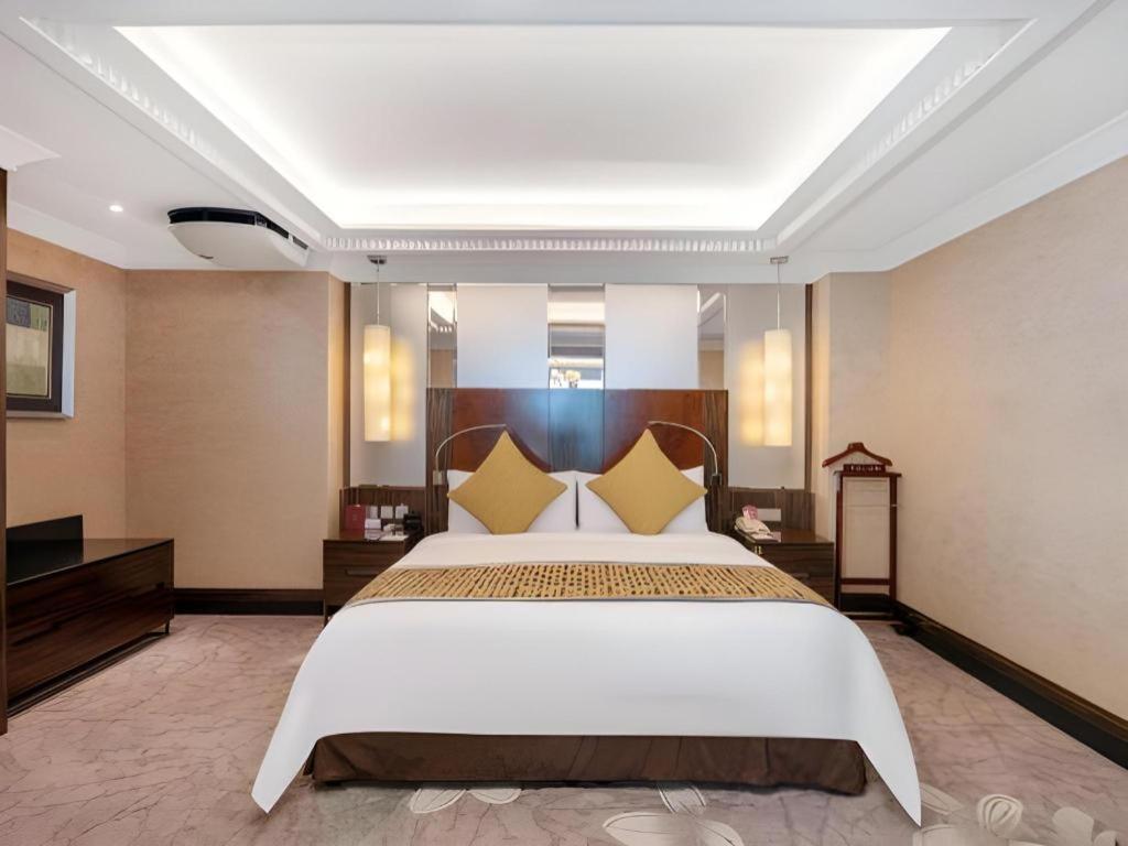 Grand Soluxe Zhongyou Hotel Sanghaj Kültér fotó