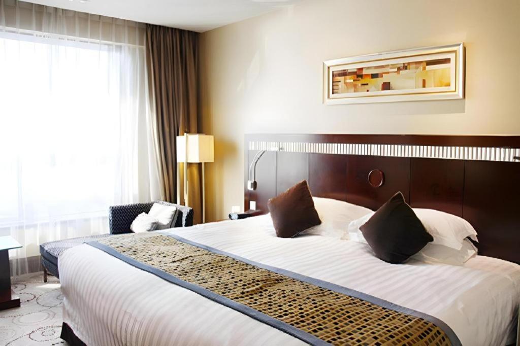 Grand Soluxe Zhongyou Hotel Sanghaj Kültér fotó